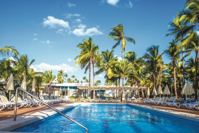 Hotel Riu Palace Macao pool